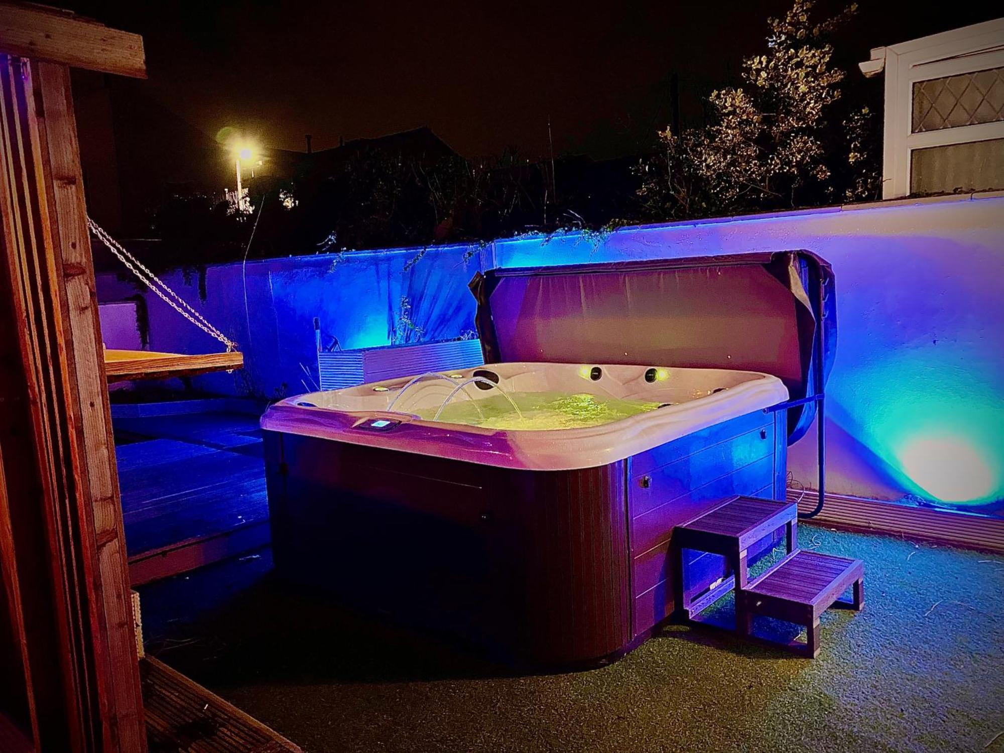 Sleeps10-Parking-Garden-Hottub-Petfriendly Villa Blackpool Bagian luar foto